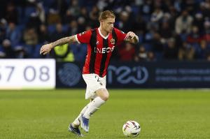 国际足联俱乐部世界杯-记者：桑德兰正与尼斯左后卫巴德谈判，为其提供4+1合同