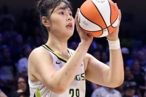 世俱杯夺冠赔率-李月汝本赛季先后效力于风暴和飞翼 共出战31场&amp;场均6分4.5板