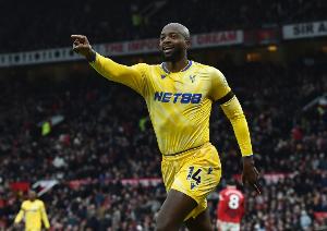 记者：28岁法国前锋马特塔希望加盟AC米兰，正在向水晶宫施压