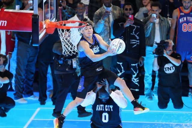 国际足联俱乐部世界杯-麦克朗再救扣篮大赛！布朗无视争议：我接近夺冠